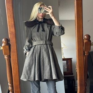 Vintage Elegant Gray Coat with Faux Fur Collar